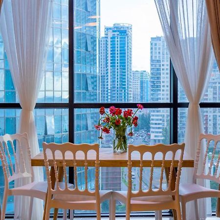 Entire Flat With City Skyline View - Two Bedrooms Batoemi Buitenkant foto