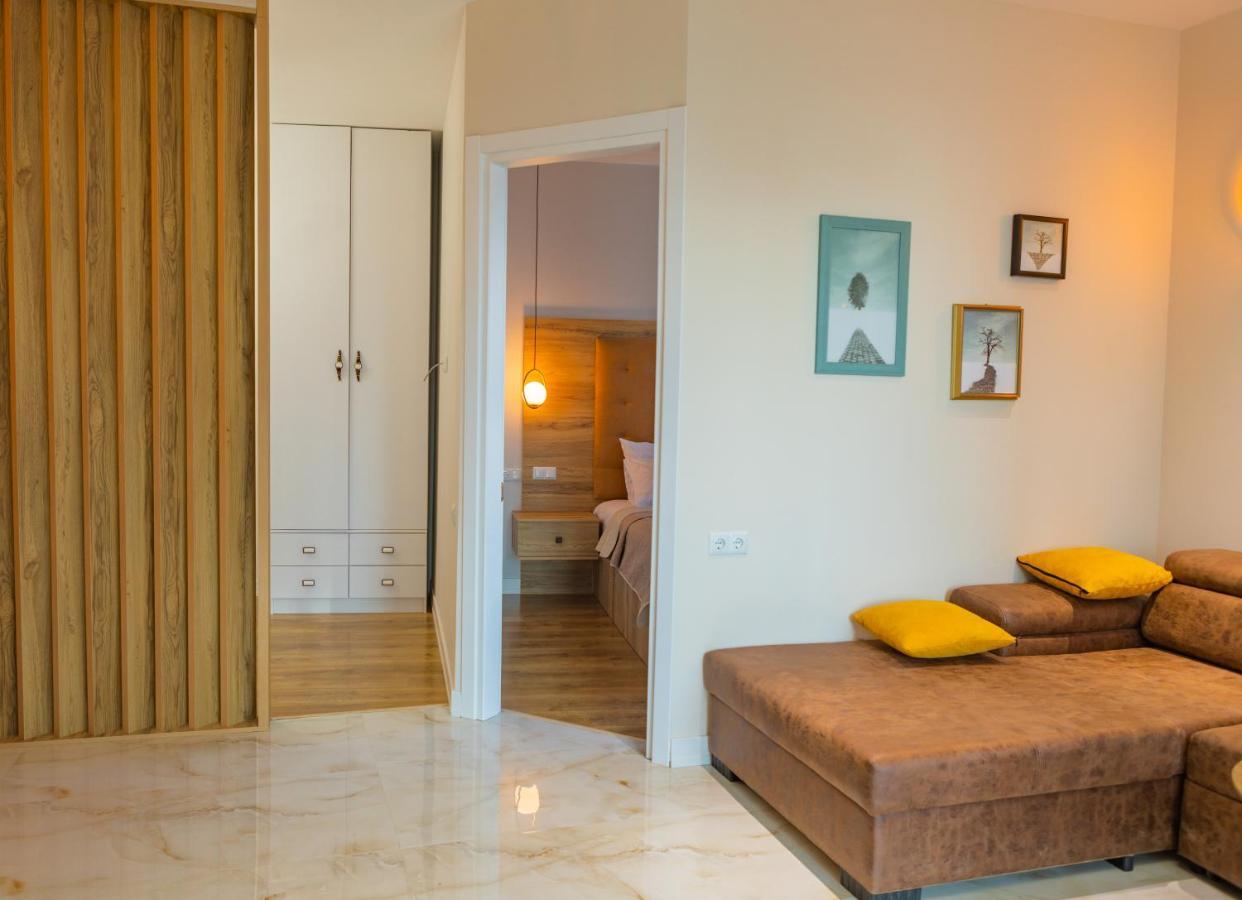 Entire Flat With City Skyline View - Two Bedrooms Batoemi Buitenkant foto
