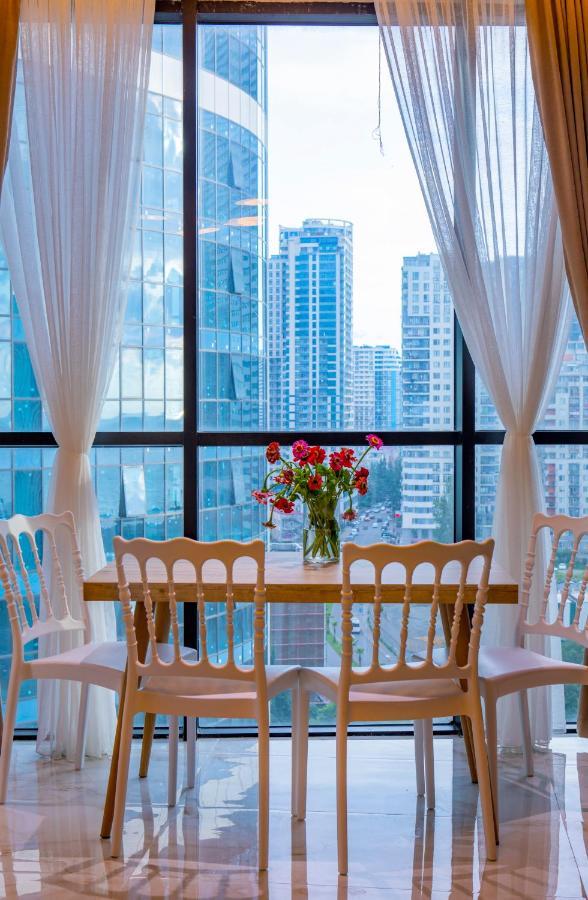 Entire Flat With City Skyline View - Two Bedrooms Batoemi Buitenkant foto