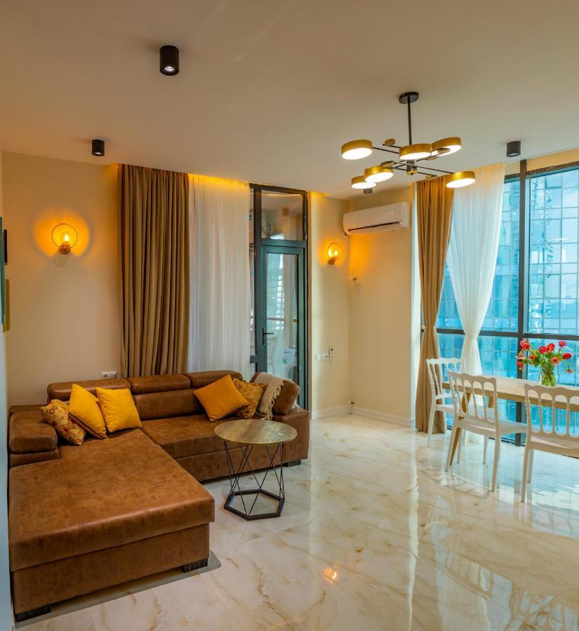 Entire Flat With City Skyline View - Two Bedrooms Batoemi Buitenkant foto