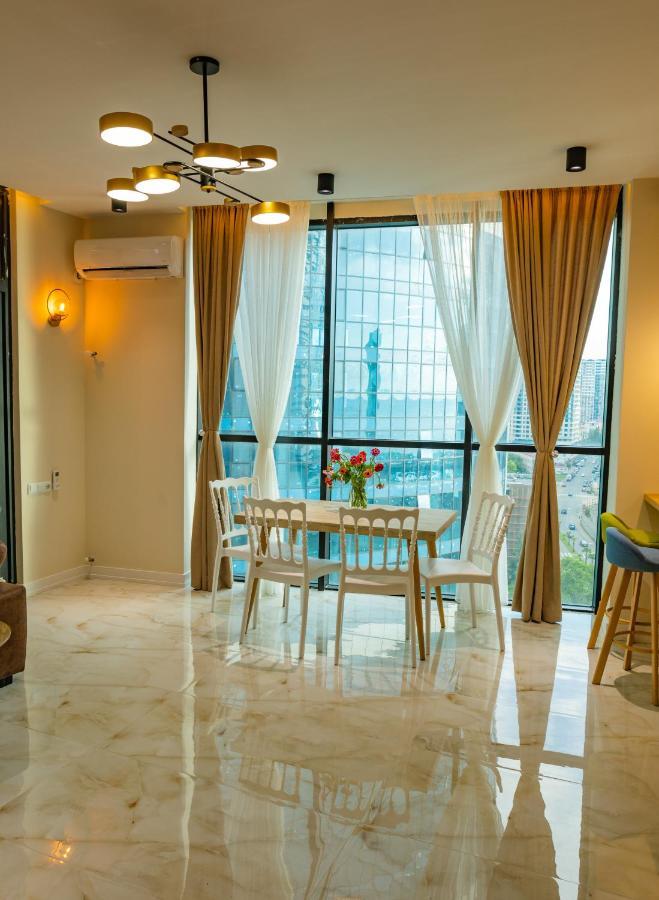 Entire Flat With City Skyline View - Two Bedrooms Batoemi Buitenkant foto